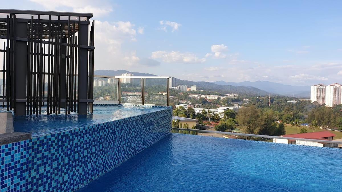 Mlh Premier Suites @ Saville เชอราส ภายนอก รูปภาพ
